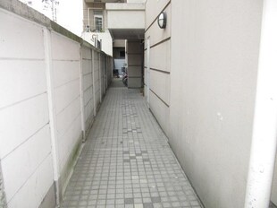 イヅミマンションの物件外観写真